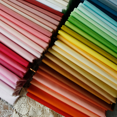 Yüksek Parlaklık Pamuklu Poplin Kumaş Gömlek Elbise Etek Bebek Giysileri 40sX40s 133x72 120GSM