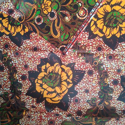 Ankara ve Kitenge Elbiseler İçin Yüksek Kırışıklık Direncine ve Canlı Renklere Sahip %100 Pamuklu Afrika Wax Baskı Kumaş