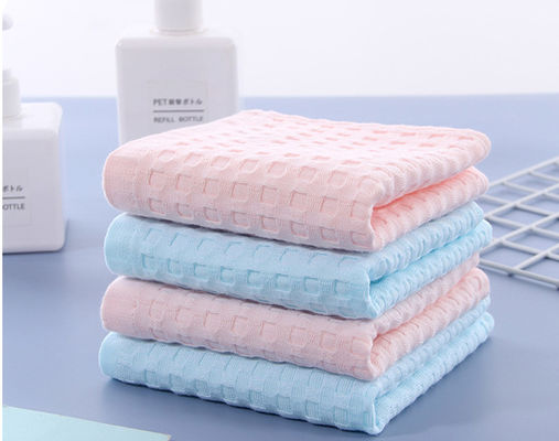 Canlı Desenli Krep 100 Pamuk Jakarlı Kumaş Üç Katlı